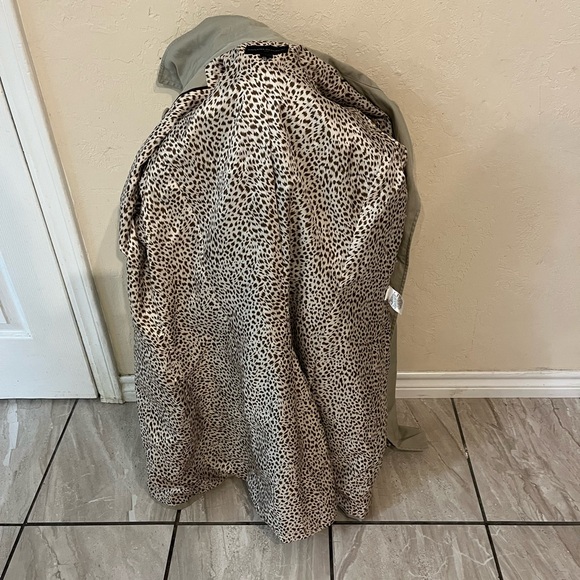 Banana Republic trench coat large - Picture 2 of 2